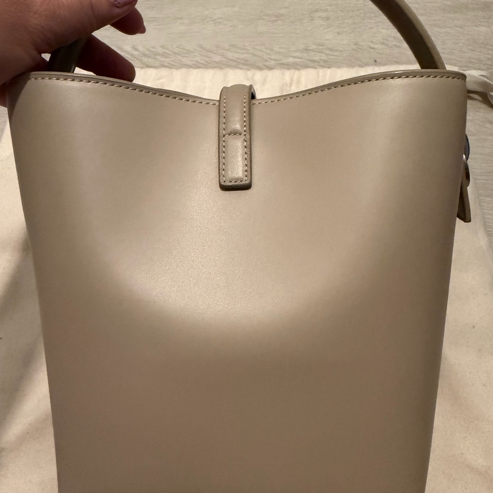 YSL LE 37 SMALL IN SHINY LEATHER - Picture 4 of 10